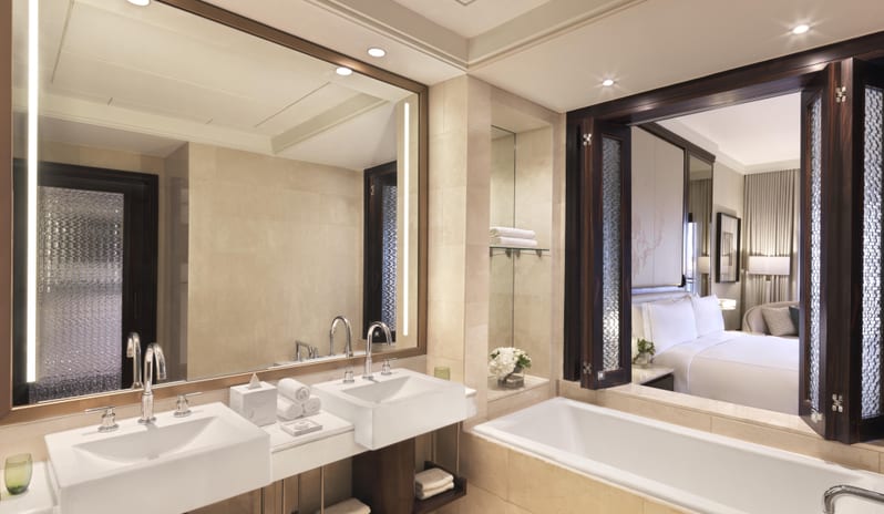 Superior Deluxe King Bathroom